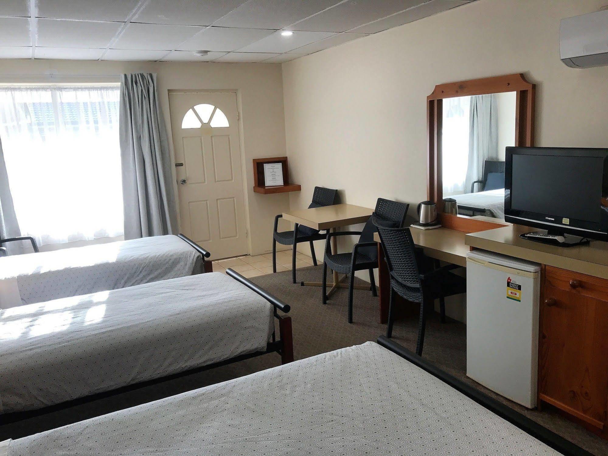 Cooks Endeavour Motor Inn Tweed Heads Exterior foto