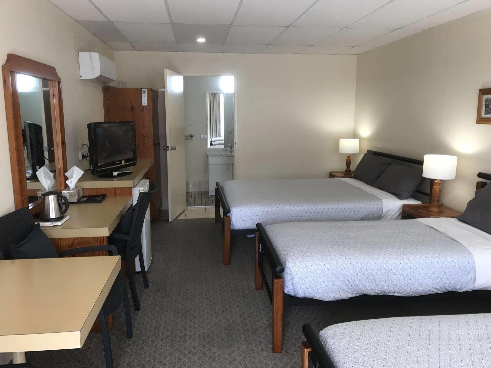 Cooks Endeavour Motor Inn Tweed Heads Exterior foto